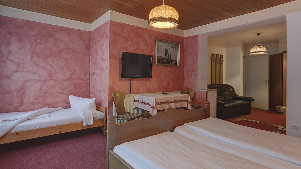 Hotel Luitpold Landshut Room photo